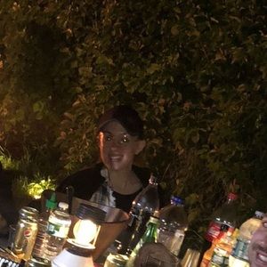 Meet your Posher, Henny